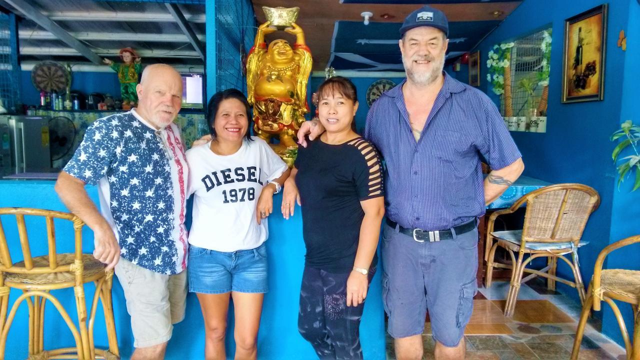 פוארטו גאלרה Happy Buddha Inn מראה חיצוני תמונה